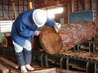 市内製材業者による製造現場の写真２