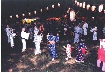 毎年、８月１４～１６日に行っている、国指定無形民俗文化財　盆踊り「大の阪」（だいのさか）。