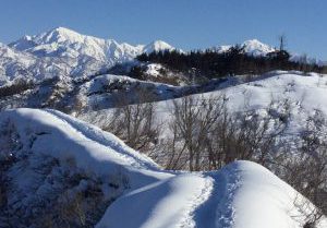 青空と雪山絶好のロケーションの写真