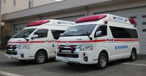 救急車２台