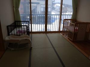赤ちゃん用のベッドがあるので、寝てしまっても安心。