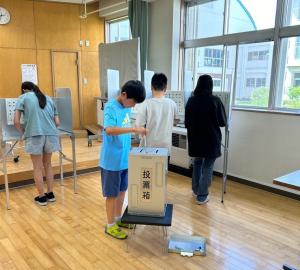 模擬選挙投票の写真