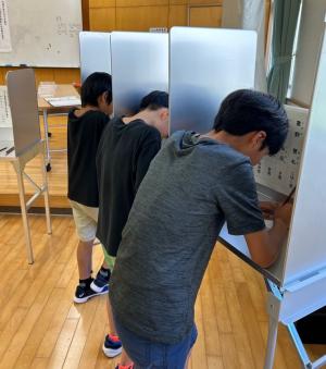 模擬選挙記入の写真