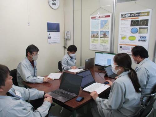 先輩社員