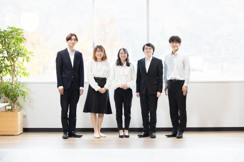 先輩社員