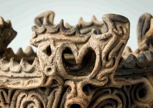 原居平　火焔型土器　鶏頭冠突起