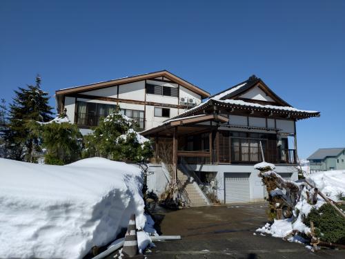 魚沼ヒミツ基地正面