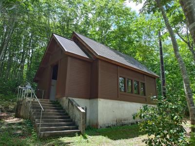 観察小屋